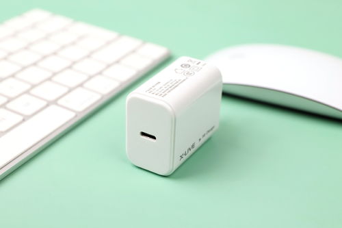 X Live 18W PD快充充电器 小巧体积助力高效充电，数码产品好搭档